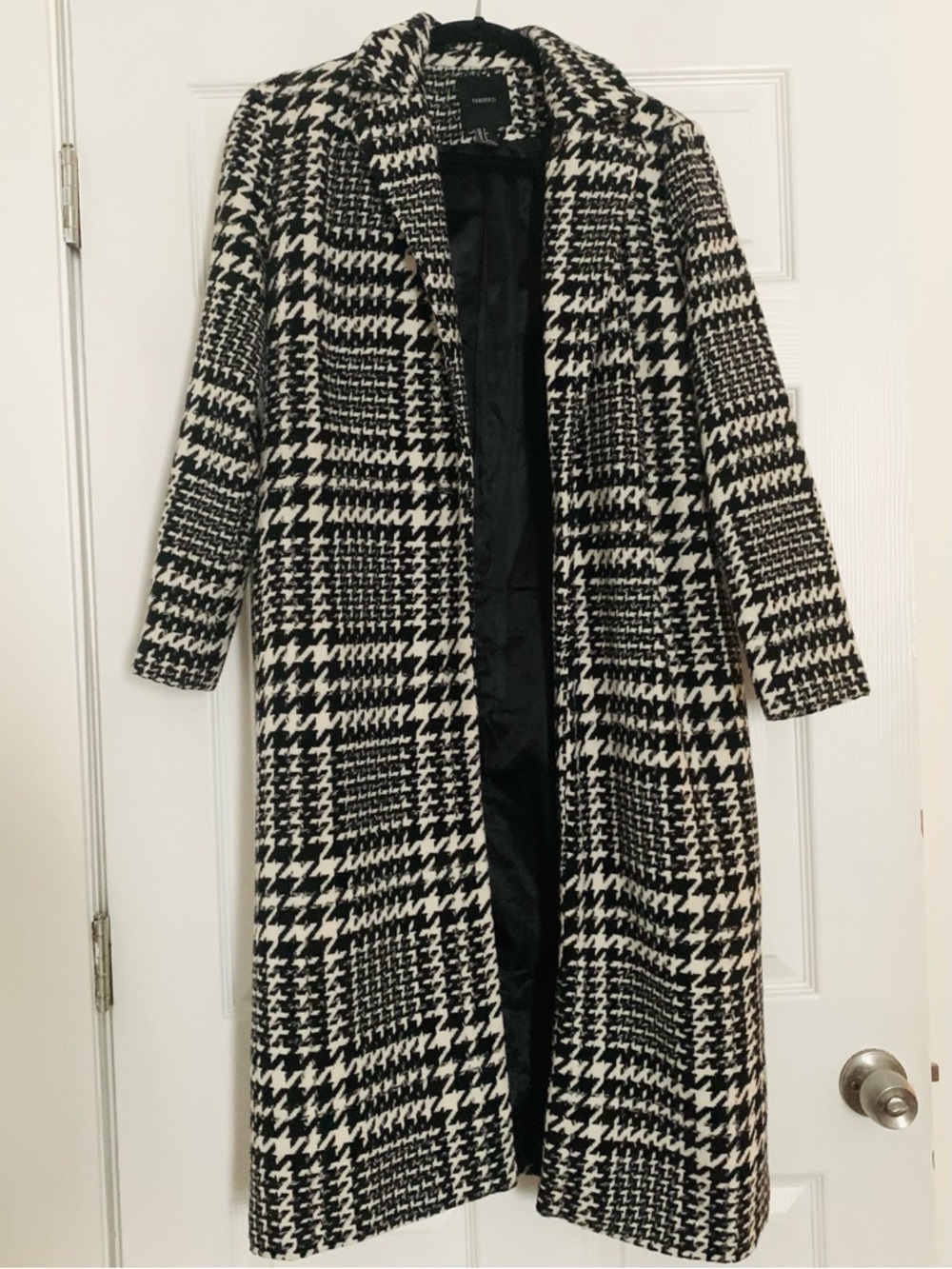 Forever 21 Black and White Houndstooth Coat